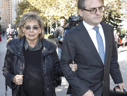 La exconcejal de Valencia Mar&iacute;a Jos&eacute; Alc&oacute;n llega a declarar al juzgado.