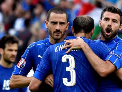 Bonucci, Chiellini y Barzagli, tras vencer a Suecia.