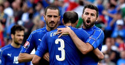 Bonucci, Chiellini y Barzagli, tras vencer a Suecia.