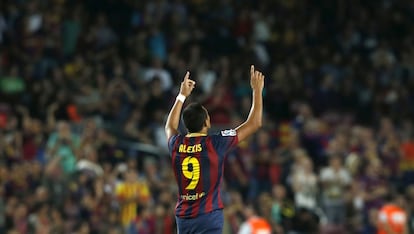 Alexis celebra uno de los goles