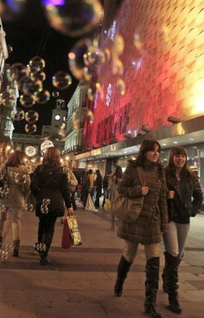 Calle comercial de Preciados, ayer.