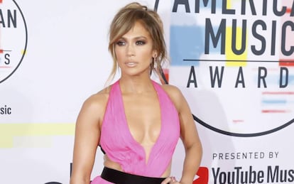 Jennifer Lopez, a su llegada a los American Music Awards, celebrados el 9 de octubre de 2018 en Los Ángeles (California).