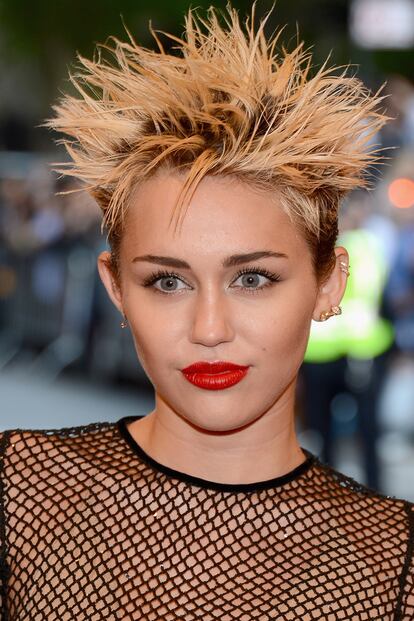 Miley Cyrus a lo Sid Vicious.