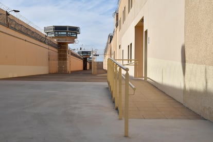 Centro Penitenciario de El Acebuche, en Almería, una de las prisiones en las que se reanudarán en breve las visitas a los presos.