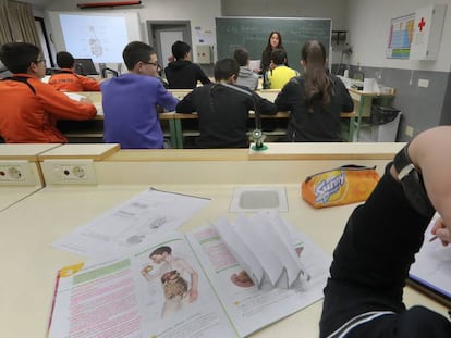 Alumnos en el aula de un instituto público de Zamora.