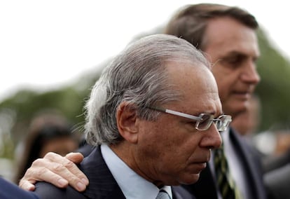 Ministro da Economia, Paulo Guedes, ao lado do presidente Jair Bolsonaro. 