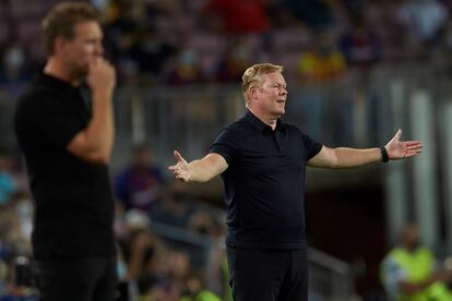 El entrenador del FC Barcelona, Ronald Koeman, durante el partido de la fase de grupos contra el Bayern Múnich.