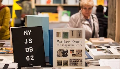 Una de las casetas de la feria Arts Libris en su edición del año pasado.