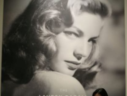 Una retrat de Lauren Bacall obre l'exposició.