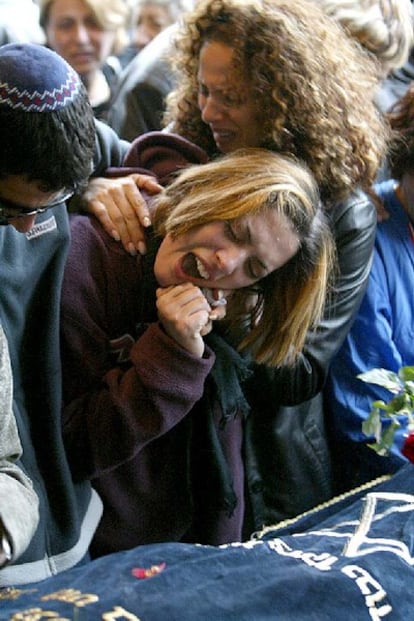 Entierro de una las víctimas israelíes del atentado de Beit Shean.