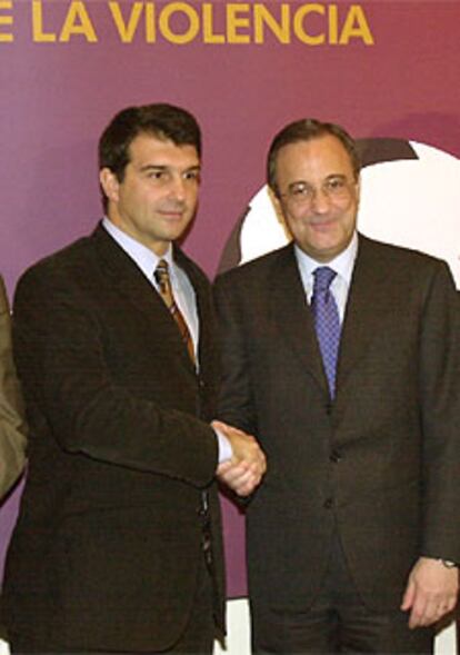 Joan Laporta y Florentino Pérez, ayer en las jornadas contra la violencia.