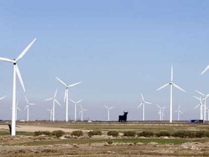 Molinos de viento en La Muela ( Zaragoza).