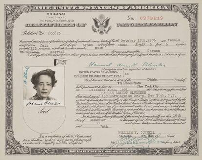 Certificado de ciudadanía estadounidense de Arendt (1951). 