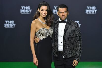 Dani Alves y su novia Joana Sanz.