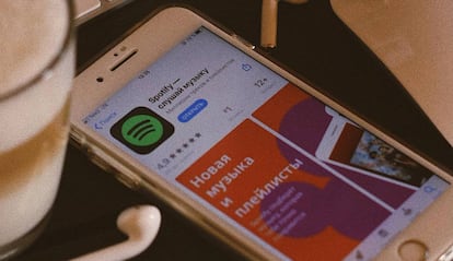 App Spotify en un iPhone