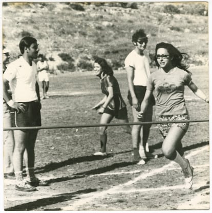 Campeonato de atletismo en la Universidad de Birzeit, en Cisjordania, en 1973. Imagen perteneciente a la Kamal Shamshoum Collection.