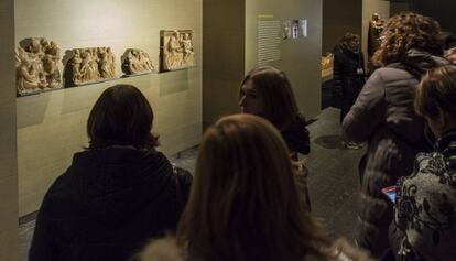 Visitants al museu de Lleida, aquest dijous.