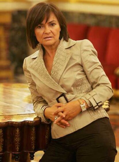 La ministra de Cultura, Carmen Calvo, en su despacho.