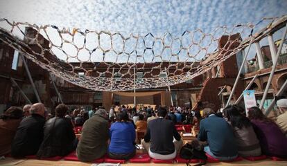 Asistentes del festival cultural chileno Puerto de Ideas.