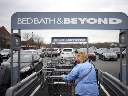 Una clienta en uno de los establecimientos de Bed Bath & Beyond  en Louisville, Kentucky, EE UU. 
Luke Sharrett/Bloomberg
