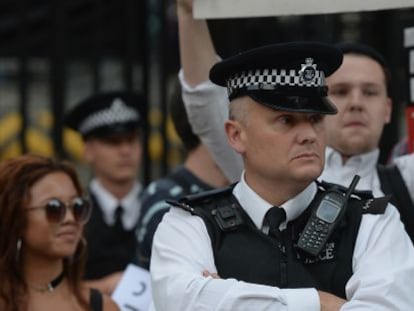 Manifestantes en Downing Street tras la decisi&oacute;n de Reino Unido de abandonar la Uni&oacute;n Europea.