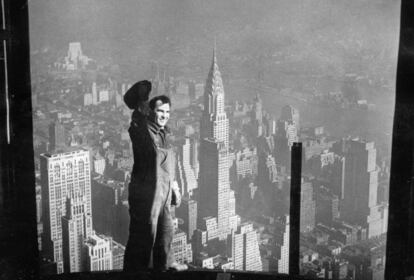 Con sus 319 metros de altura el Chrysler fue el edificio más alto del mundo durante 11 meses, hasta que lo superó el Empire State en 1931. Fotografía tomada desde el Empire, aún en construcción.