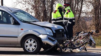 La policía realiza el atestado poco después del accidente.