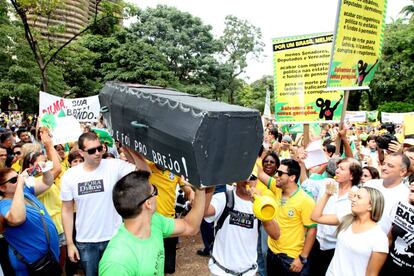 Capital de Minas Gerais reuniu 25 mil pessoas na Praça da Liberdade.