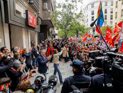 La manifestación en apoyo a Pedro Sánchez, en imágenes