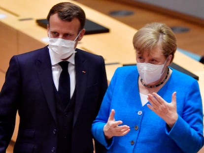 El presidente de Francia, Emmanuel Macron, y la canciller alemana, Angela Merkel, el mes de julio en Bruselas.