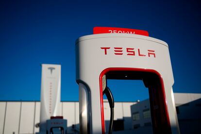 Una estación de carga de Tesla en California, el 4 de enero.