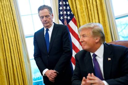 El representande Comercio de EE UU, Robert Lighthizer, y Donald Trump.