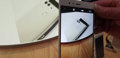 El nuevo P9 de Huawei con sus dos cámaras traseras.