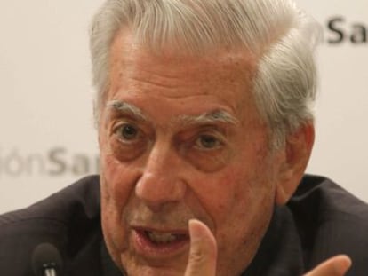 El escritor peruano y premio Nobel de Literatura, Mario Vargas Llosa