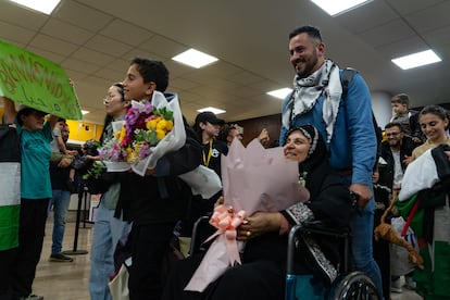 Desde el 7 de octubre de 2023, la familia Abed tuvo que desplazarse constantemente dentro de la Franja de Gaza para sobrevivir. Tras meses de esfuerzos y negociaciones, esta semana iniciaron el viaje a México al evacuar a Jordania desde Al-Magazhi hasta el cruce de Kerem Shalom, situado en los límites fronterizos entre Israel y Gaza.