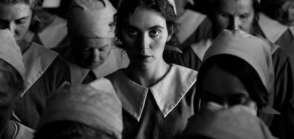 La chica de la aguja