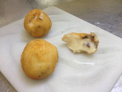 CROQUETAS DE PEDRO NORIEGA RESTAURANTE CASTRU EL GAITERU / CAPEL