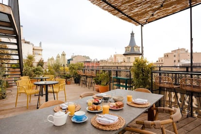 Terraza del hotel Casa Luz, en Barcelona