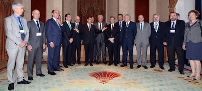 Enrique Peña Nieto, presidente de Mexico, posa para la foto de familia durante el foro' México, reformar para crecer'.