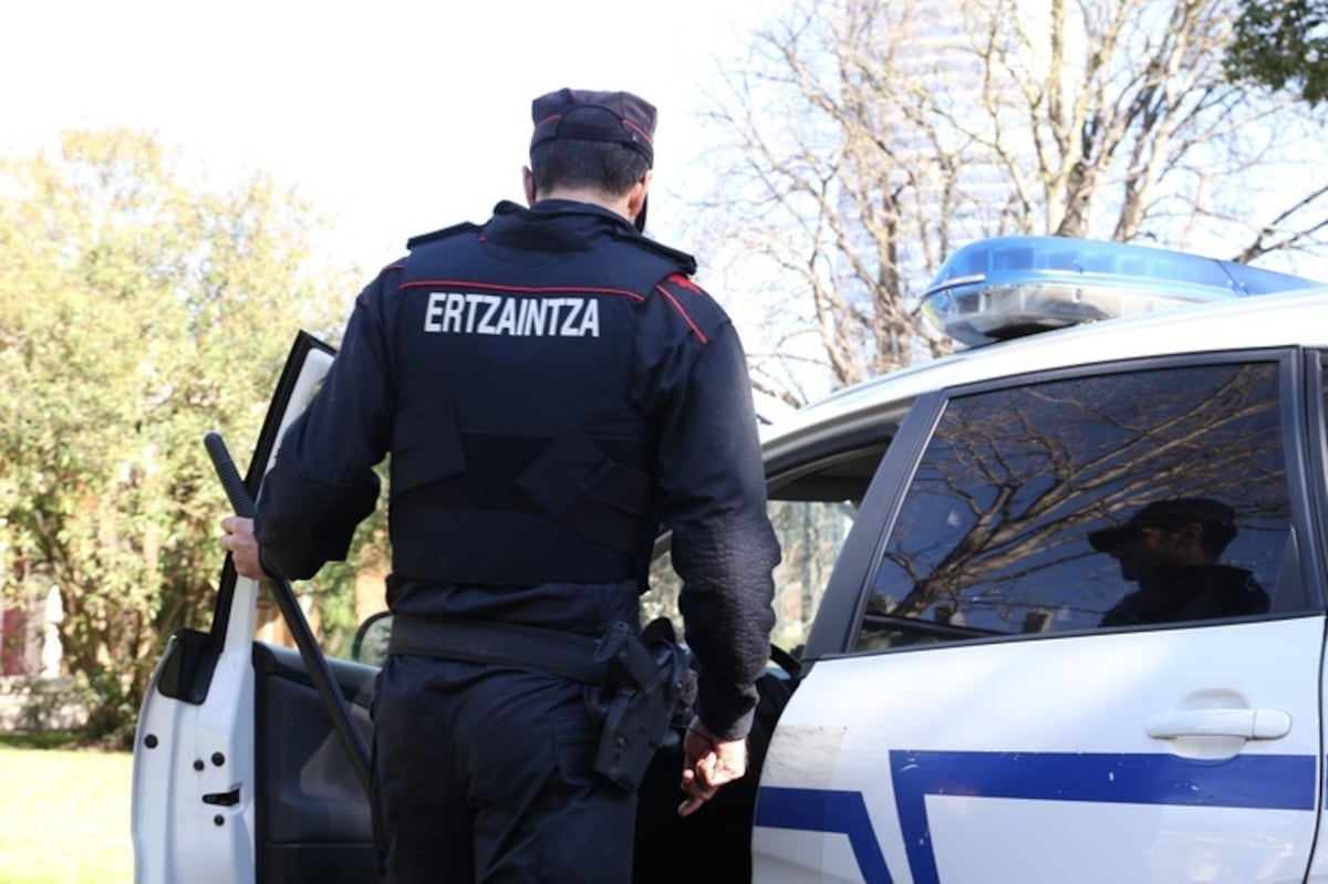 Detenido un hombre de 45 años por el asesinato de su pareja en Basauri