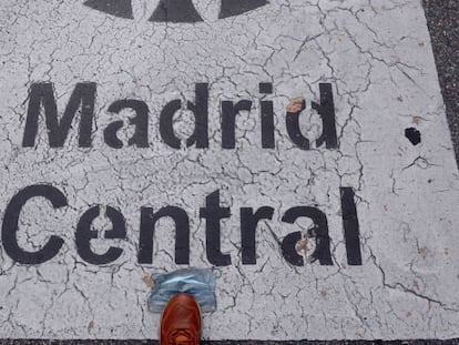 Retirada de las señales de Madrid Central.