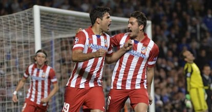 Diego Costa (l) celebrates scoring Atleti's second against Chelsea.