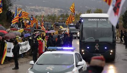 Traslado de los líderes independentistas catalanes presos a Madrid