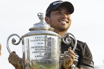 Jason Day, con el trofeo Wanamaker como ganador del PGA.