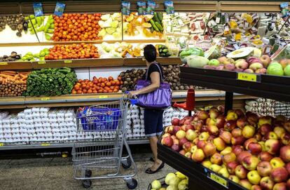 Preço dos alimentos puxou a alta do IPCA em dezembro e no ano passado.