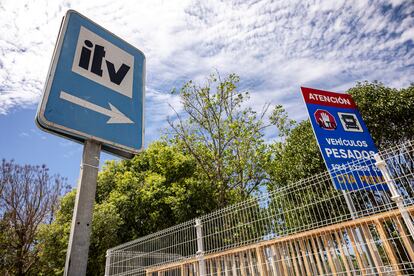 Entrada a la estación de ITV de Catarroja, en Valencia.  