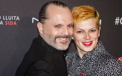 Miguel i Bimba Bosé, en la gala de la sida organitzada pel cantant el 2014.