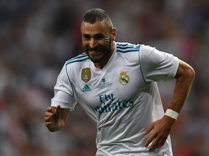 Benzema, despu&eacute;s de marcarle al Barcelona en la Supercopa. 