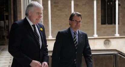 El presidente de la Generalitat Artur Mas, que se reunió ayer con el primer ministro de Gales, Carwyn Jones, recordó que ambos territorios tienen “diferentes estrategias pero un elemento en común” al querer “más capacidad de decisión, más autonomía y más autogobierno”