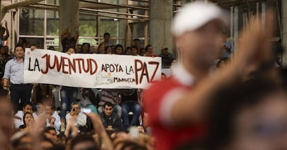 Manifestación a favor de los acuerdos de paz con las FARC, en Medellín.